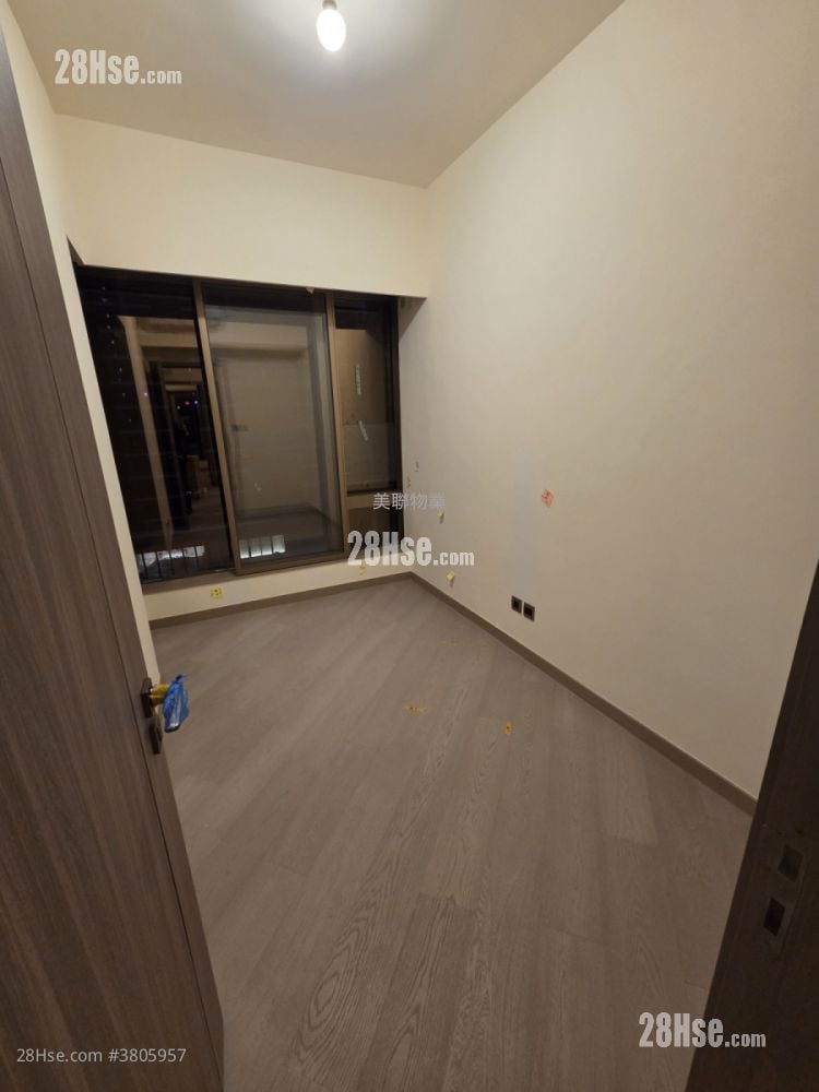 Pano Harbour Sell 3 Bedrooms , 2 Bathrooms 902 ft²