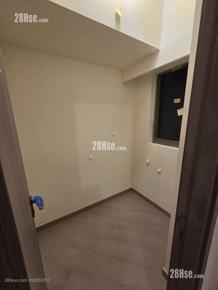 Pano Harbour Sell 3 Bedrooms , 2 Bathrooms 902 ft²