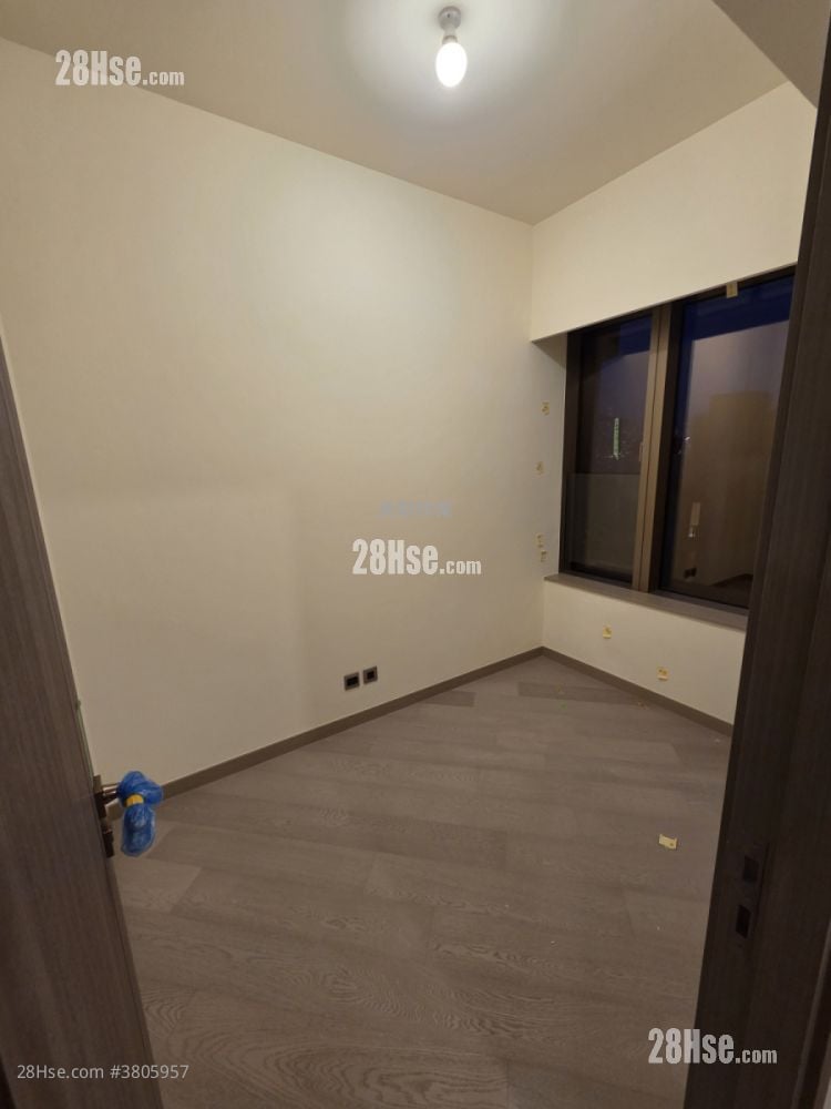 Pano Harbour Sell 3 Bedrooms , 2 Bathrooms 902 ft²