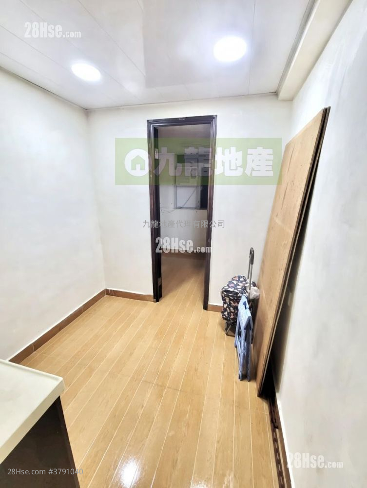 新荣大楼 售盘 2 房 , 1 浴室 337 平方尺