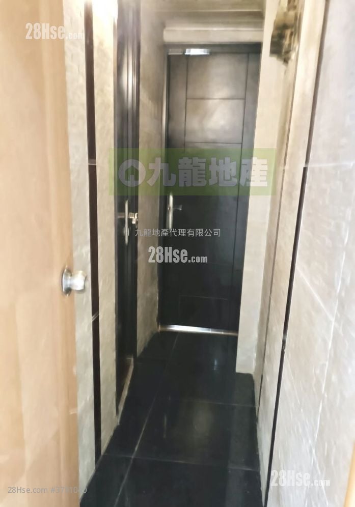 新荣大楼 售盘 2 房 , 1 浴室 337 平方尺