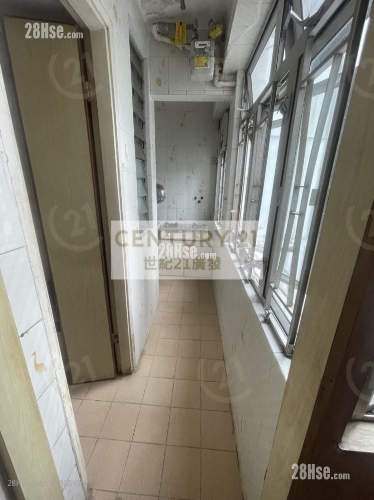 Shun Lee Building Sell 2 Bedrooms , 1 Bathroom 382 ft²