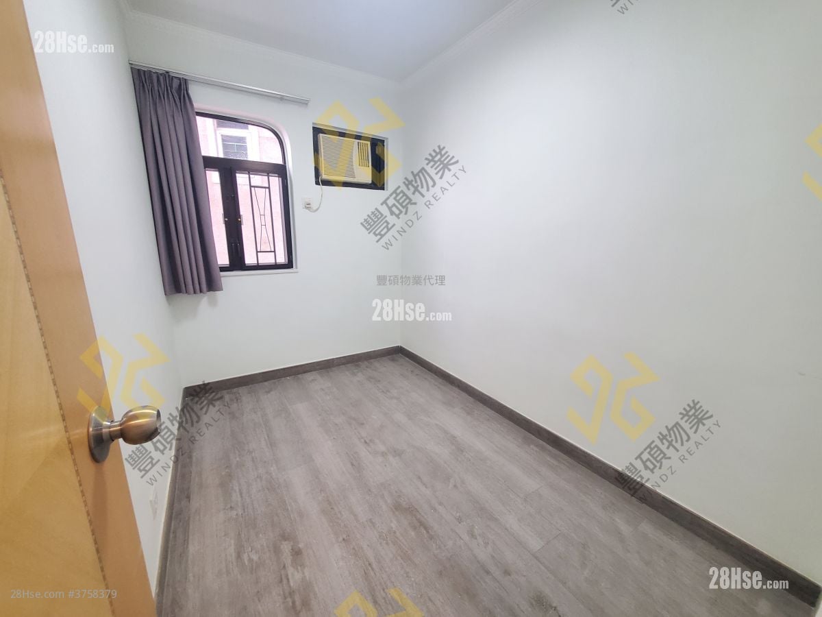 村屋 租盘 3 房 , 1 浴室 700 平方尺