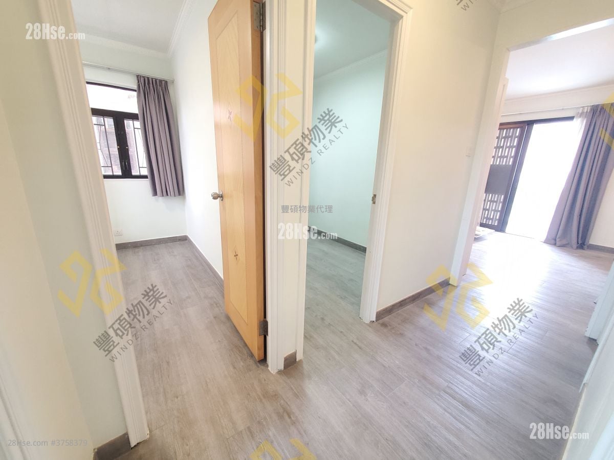 村屋 租盘 3 房 , 1 浴室 700 平方尺