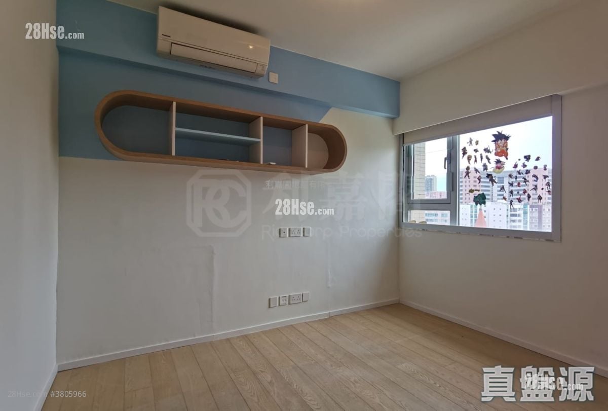 Ming Court Sell 4 Bedrooms 2,271 ft²