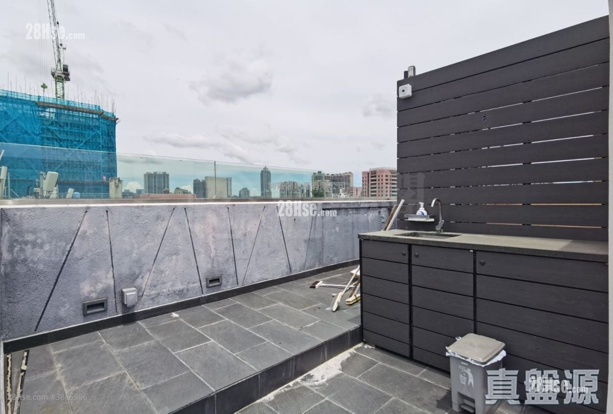 Ming Court Sell 4 Bedrooms 2,271 ft²