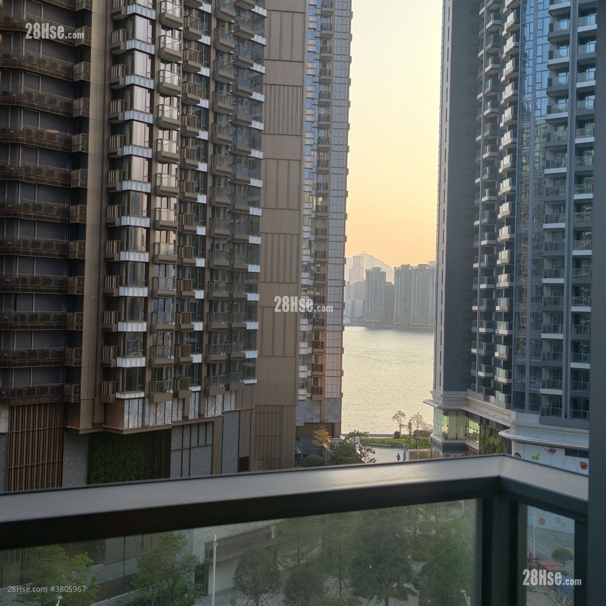 Double Coast 租盘 319 平方尺