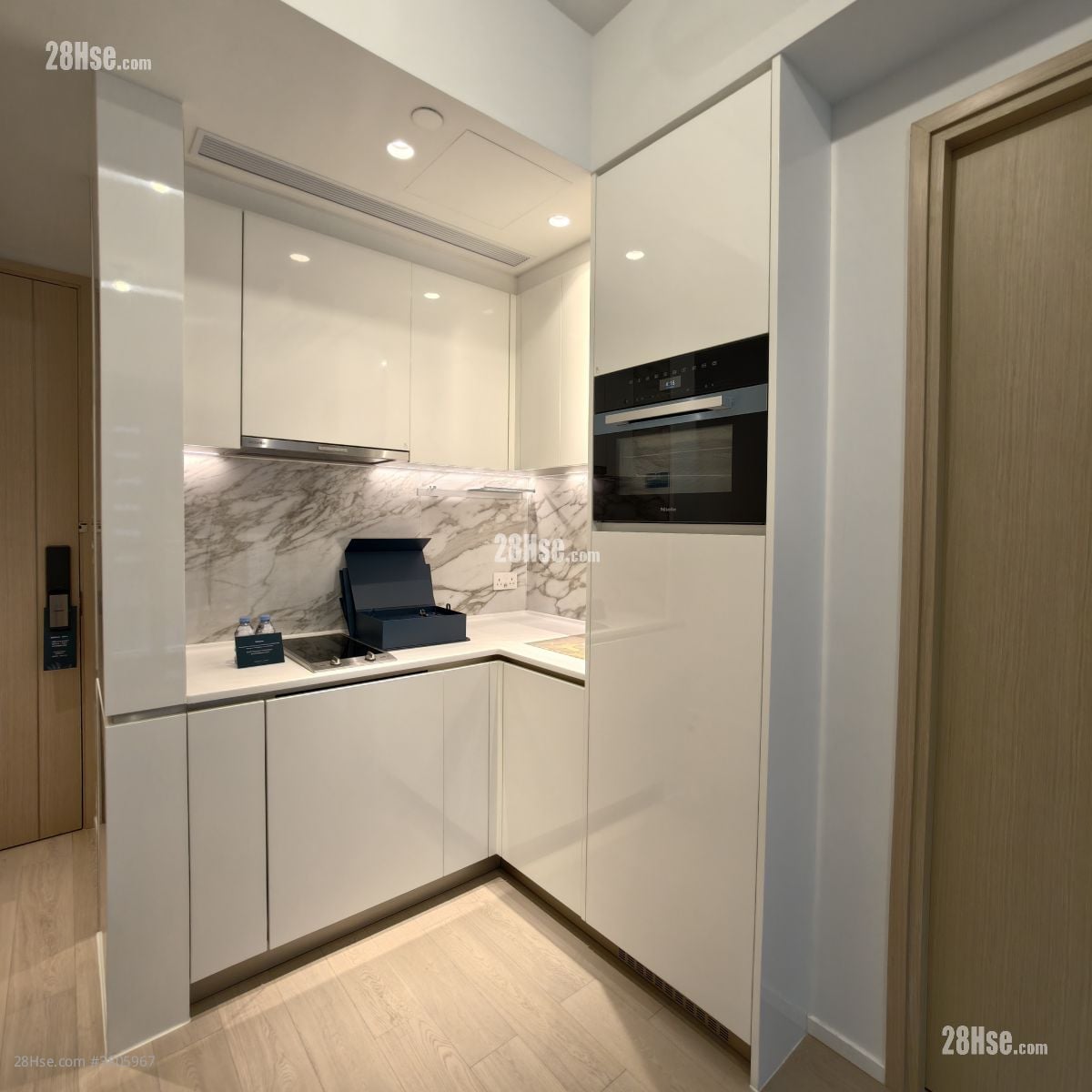 Double Coast 租盘 319 平方尺