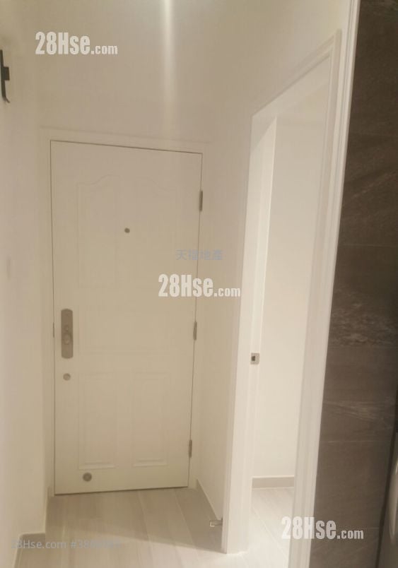 Hung Yip Building Sell 2 Bedrooms , 1 Bathroom 327 ft²