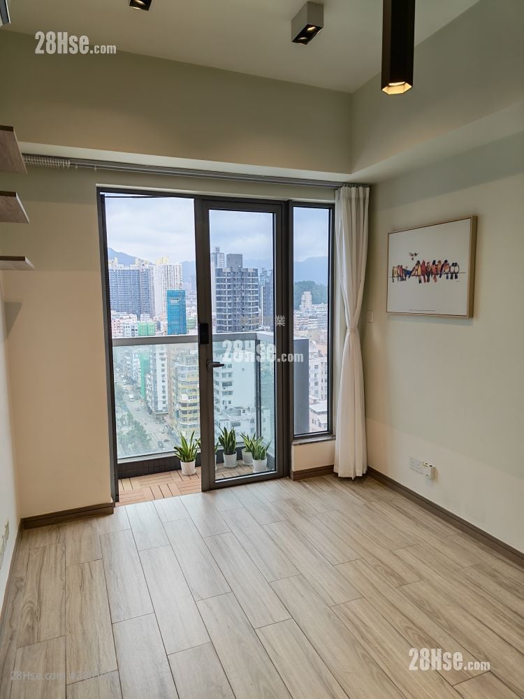 Park One Rental 3 Bedrooms , 1 Bathroom 418 ft²