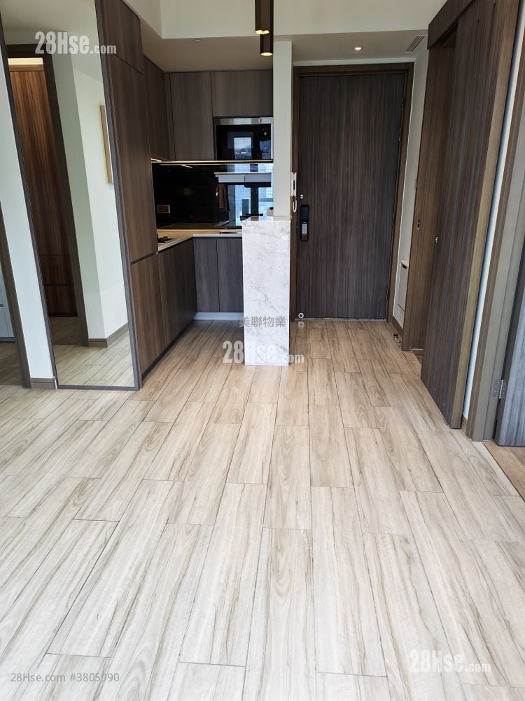 Park One Rental 3 Bedrooms , 1 Bathroom 418 ft²