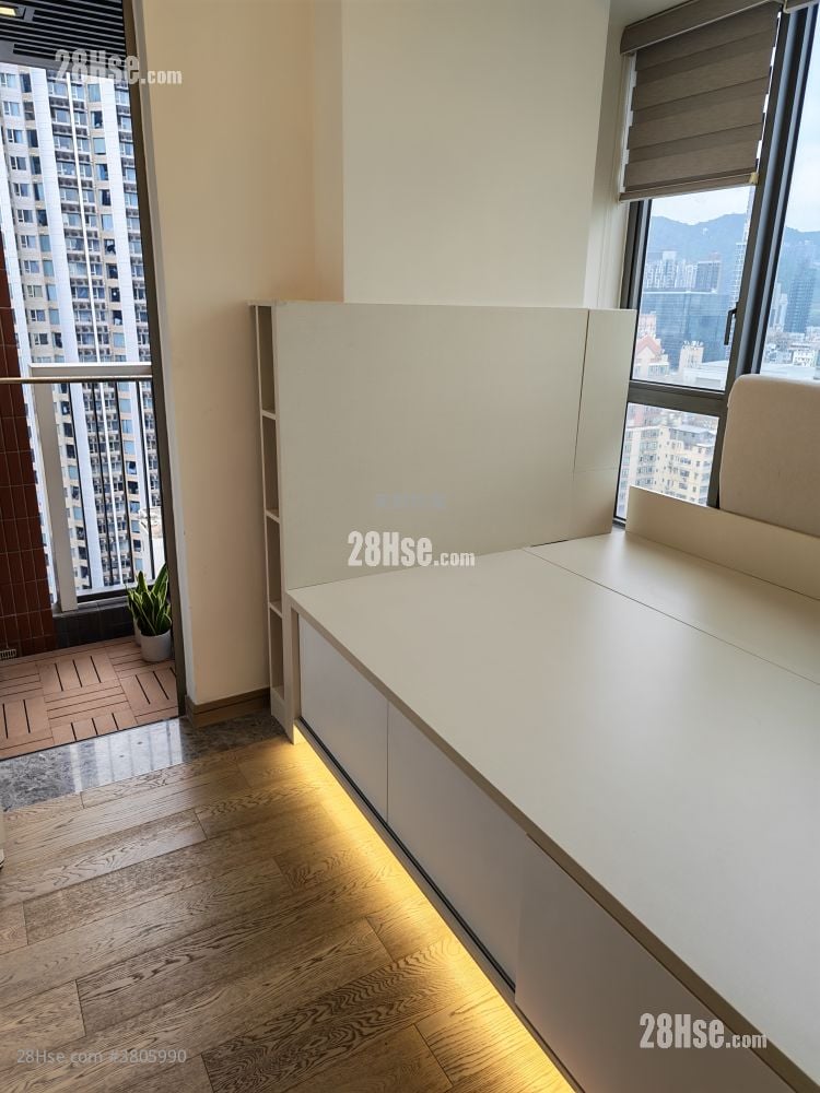 Park One Rental 3 Bedrooms , 1 Bathroom 418 ft²