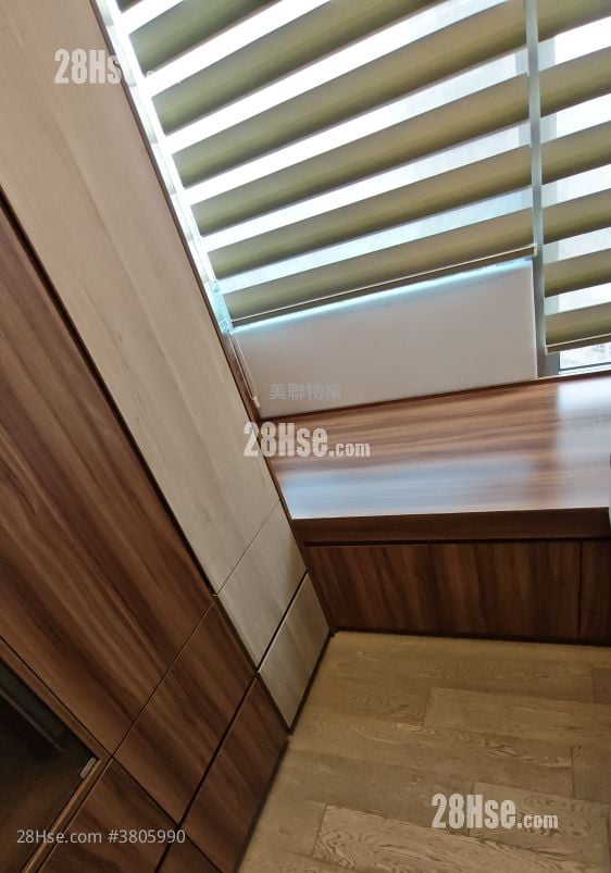 Park One Rental 3 Bedrooms , 1 Bathroom 418 ft²