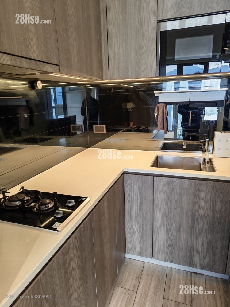 Park One Rental 3 Bedrooms , 1 Bathroom 418 ft²