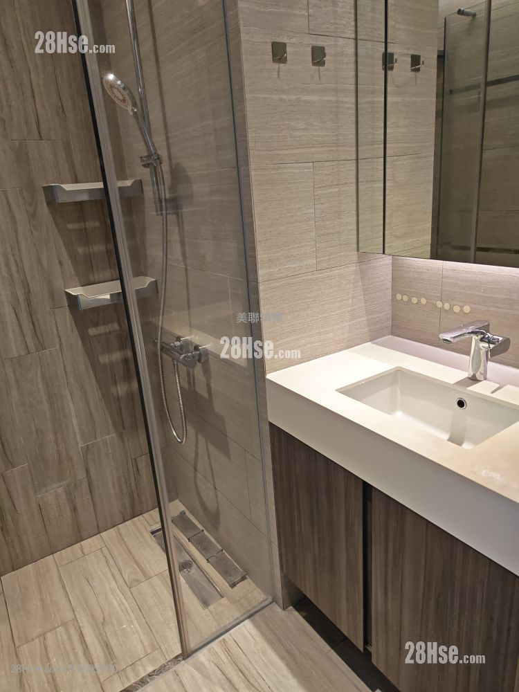 Park One Rental 3 Bedrooms , 1 Bathroom 418 ft²