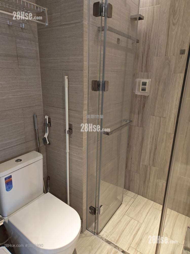 Park One Rental 3 Bedrooms , 1 Bathroom 418 ft²