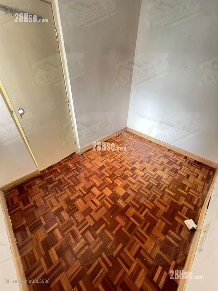 Kam Lung Court Sell 2 Bedrooms , 1 Bathroom