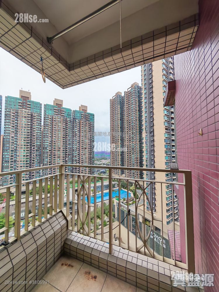 Yoho Town Sell 2 Bedrooms 422 ft²