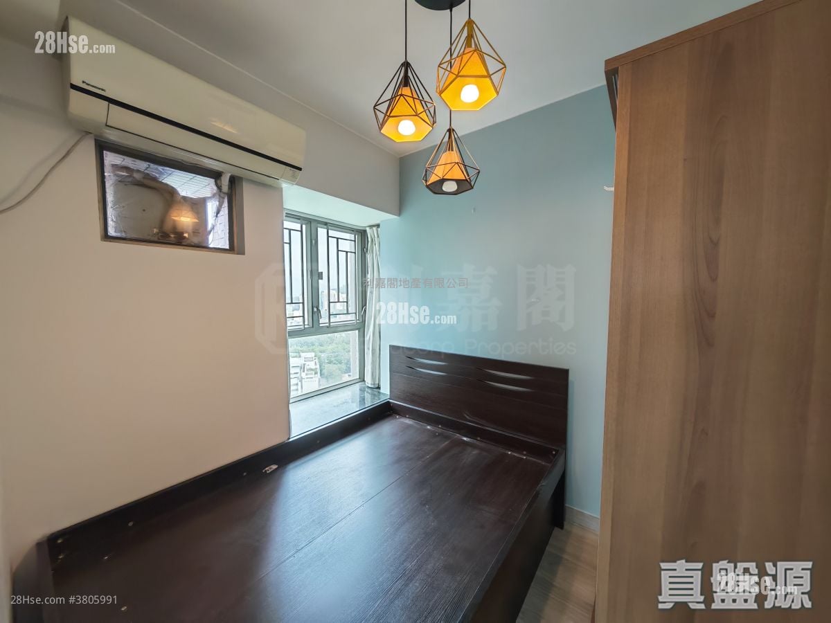 Yoho Town Sell 2 Bedrooms 422 ft²