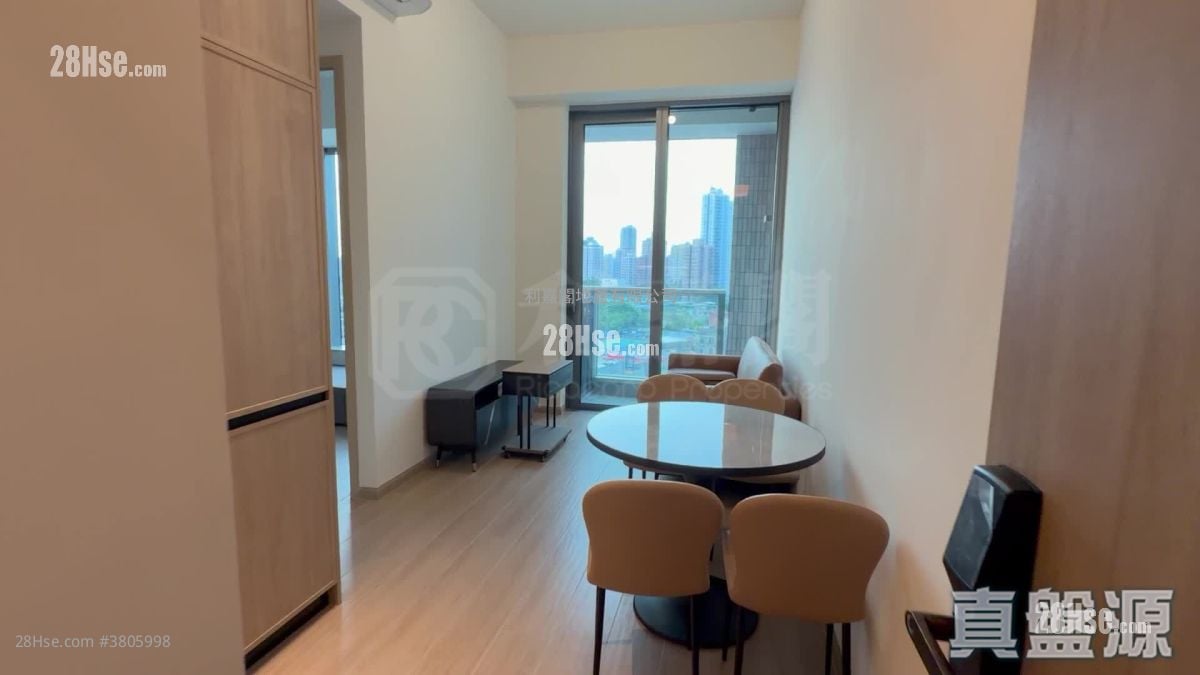 Hava Sell 2 Bedrooms , 1 Bathroom 395 ft²