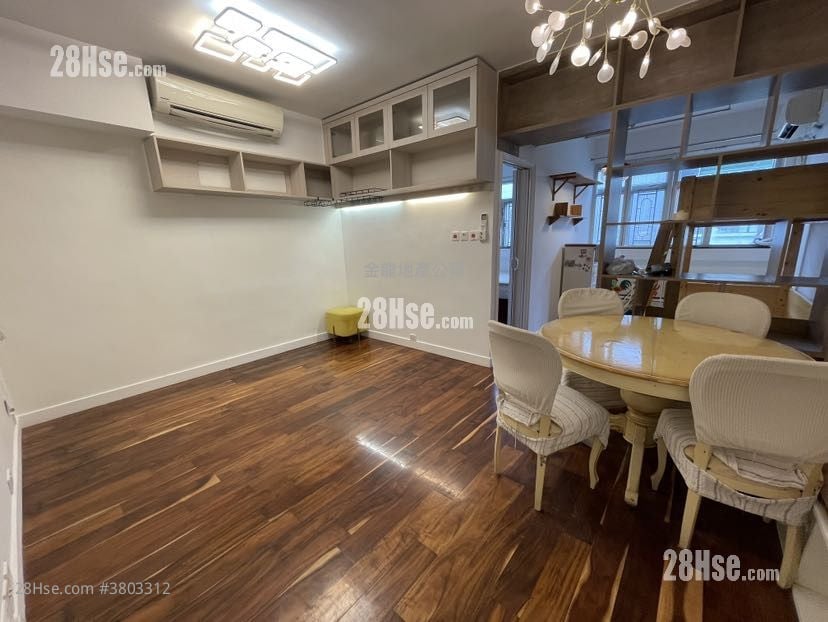 Apartment Rental 3 Bedrooms , 2 Bathrooms 646 ft²