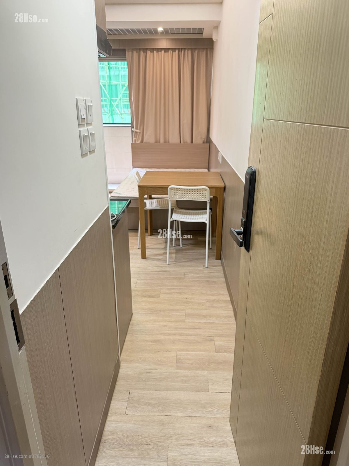 Hoi Deen Court Rental 180 ft²