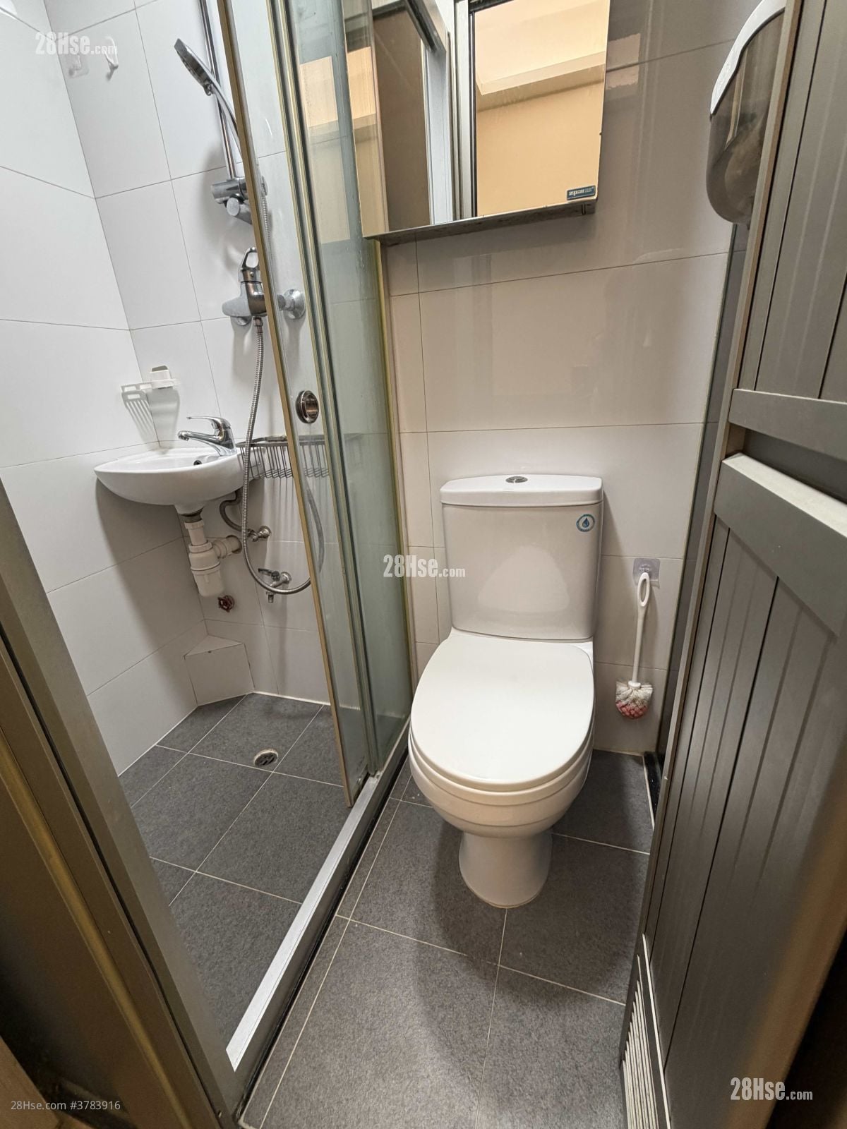 Hoi Deen Court Rental 180 ft²