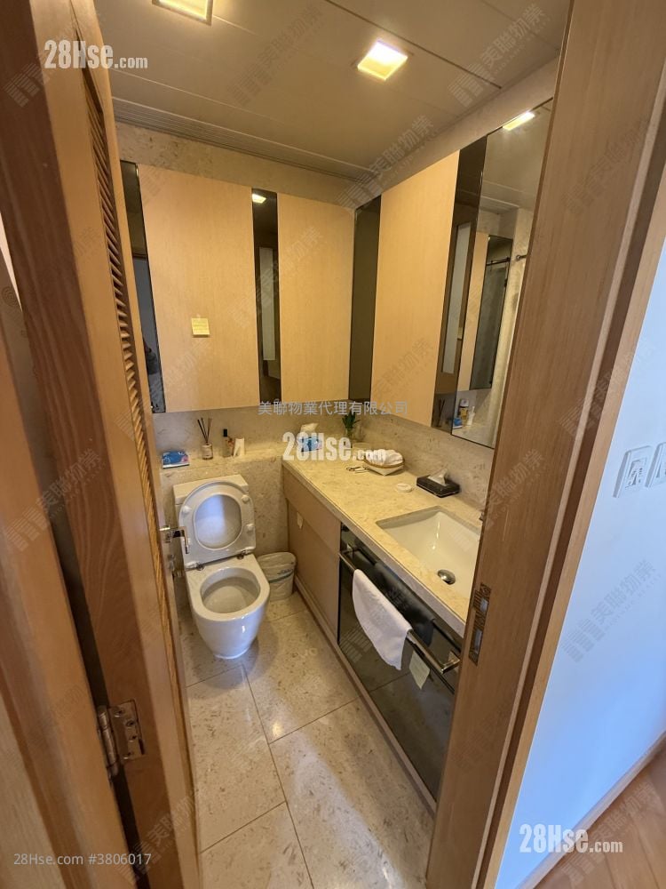 浴室: 星堤 售盘 4 房 , 2 浴室 1,272 平方尺