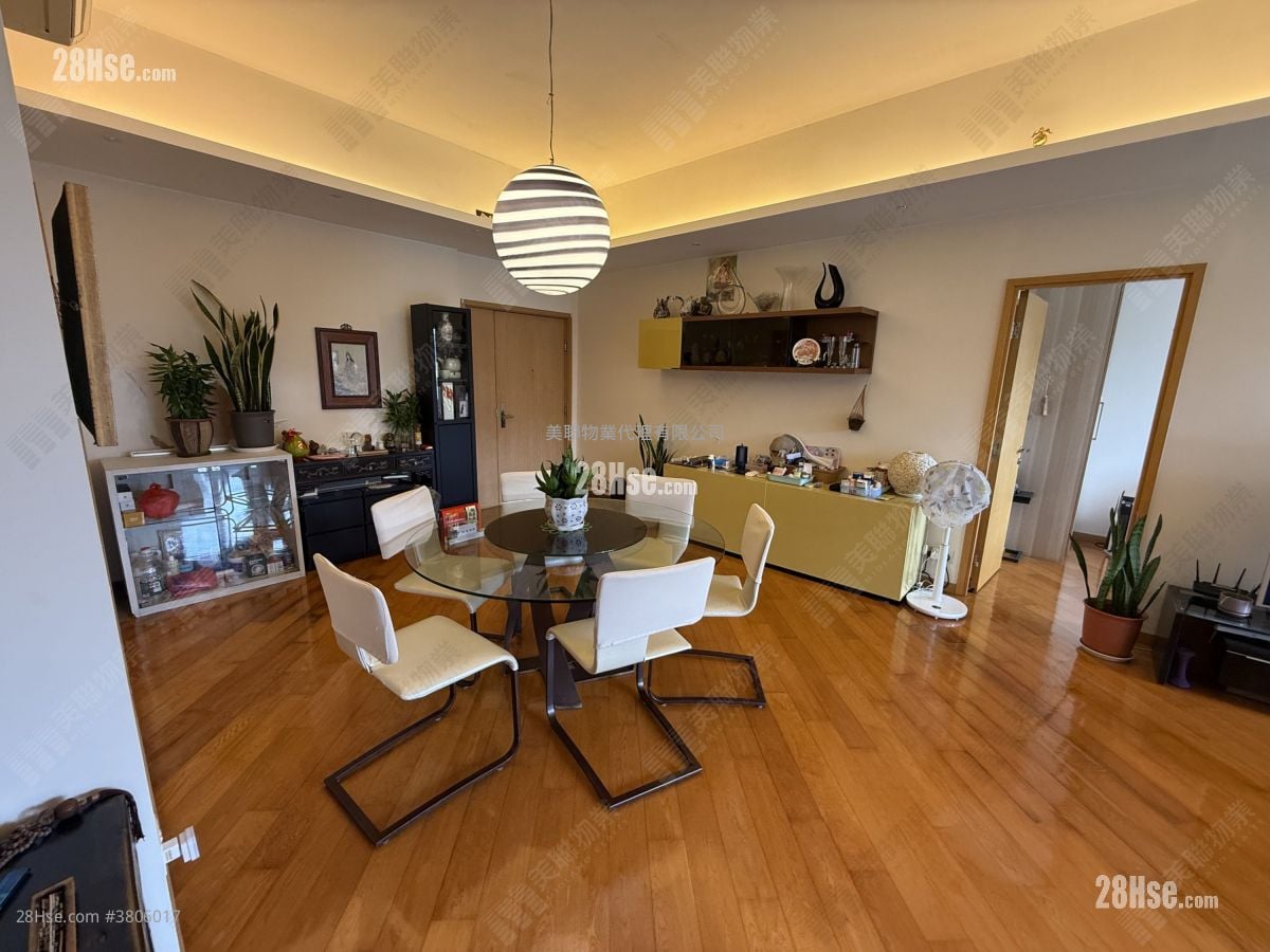 厅: 星堤 售盘 4 房 , 2 浴室 1,272 平方尺