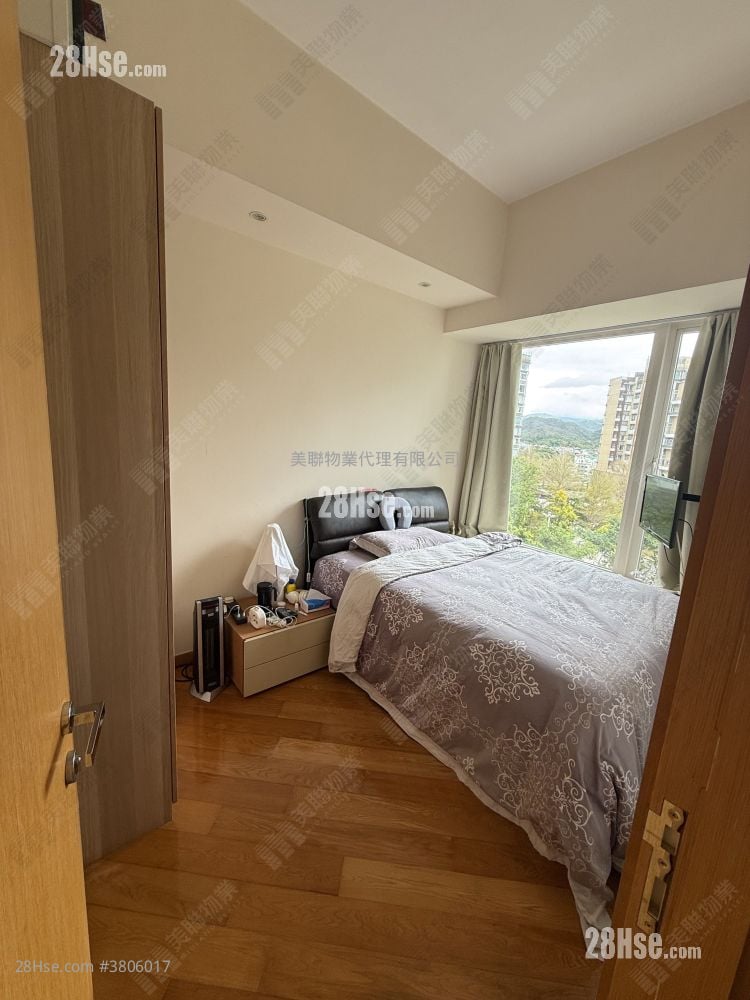 睡房 2: 星堤 售盘 4 房 , 2 浴室 1,272 平方尺