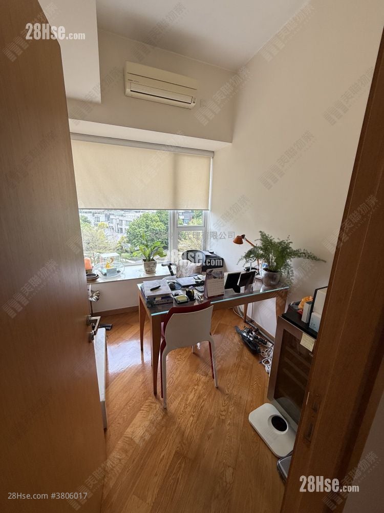 睡房 3: 星堤 售盘 4 房 , 2 浴室 1,272 平方尺