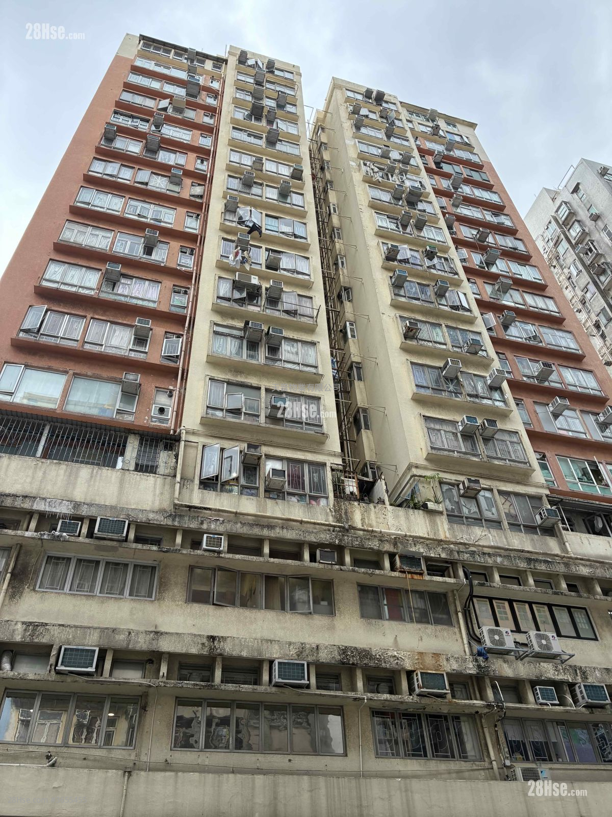 Golden Mansion Sell 2 Bedrooms , 1 Bathroom 281 ft²