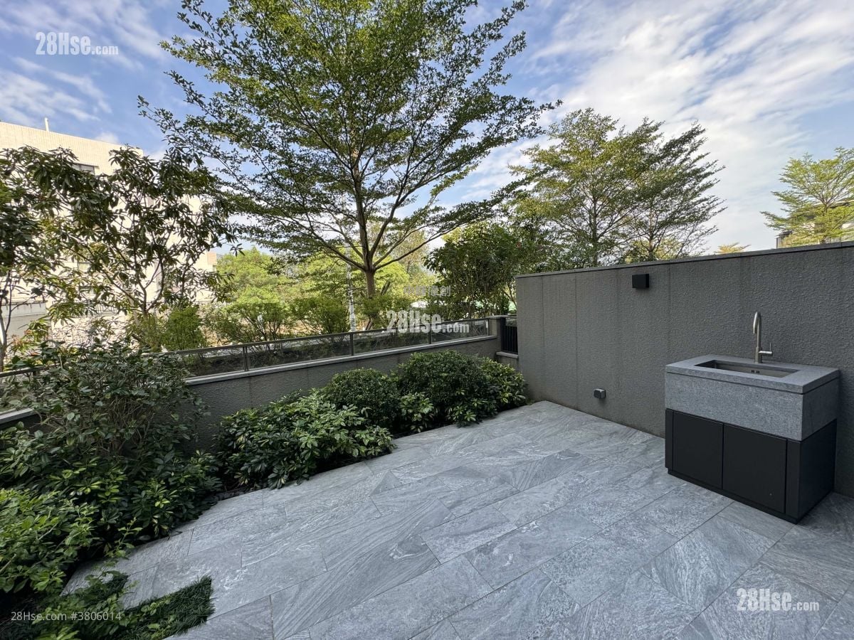 Villa Lucca Sell 3,342 ft²