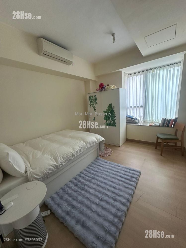 Elegant Court Rental 4 Bedrooms , 2 Bathrooms 1,643 ft²