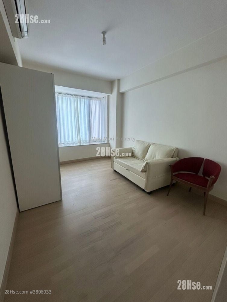 Elegant Court Rental 4 Bedrooms , 2 Bathrooms 1,643 ft²