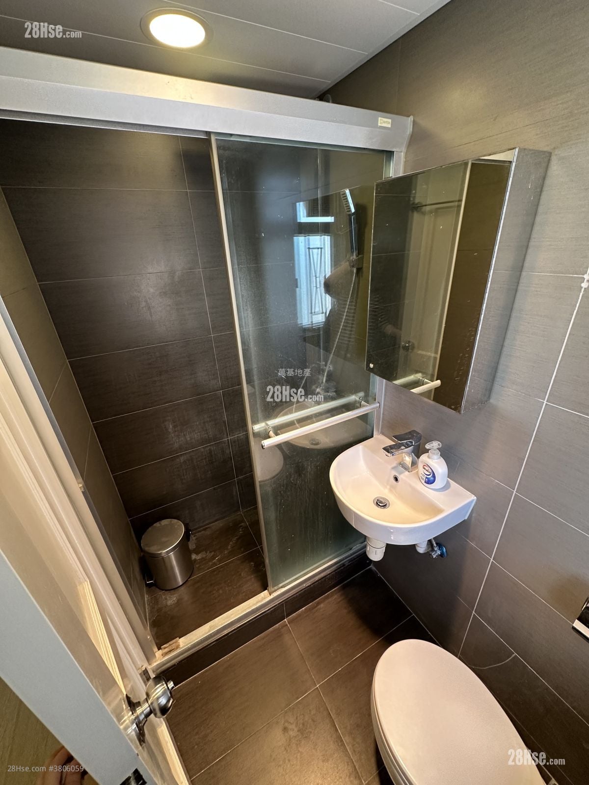 Kam Hing Building Sell 1 Bedroom , 1 Bathroom 326 ft²