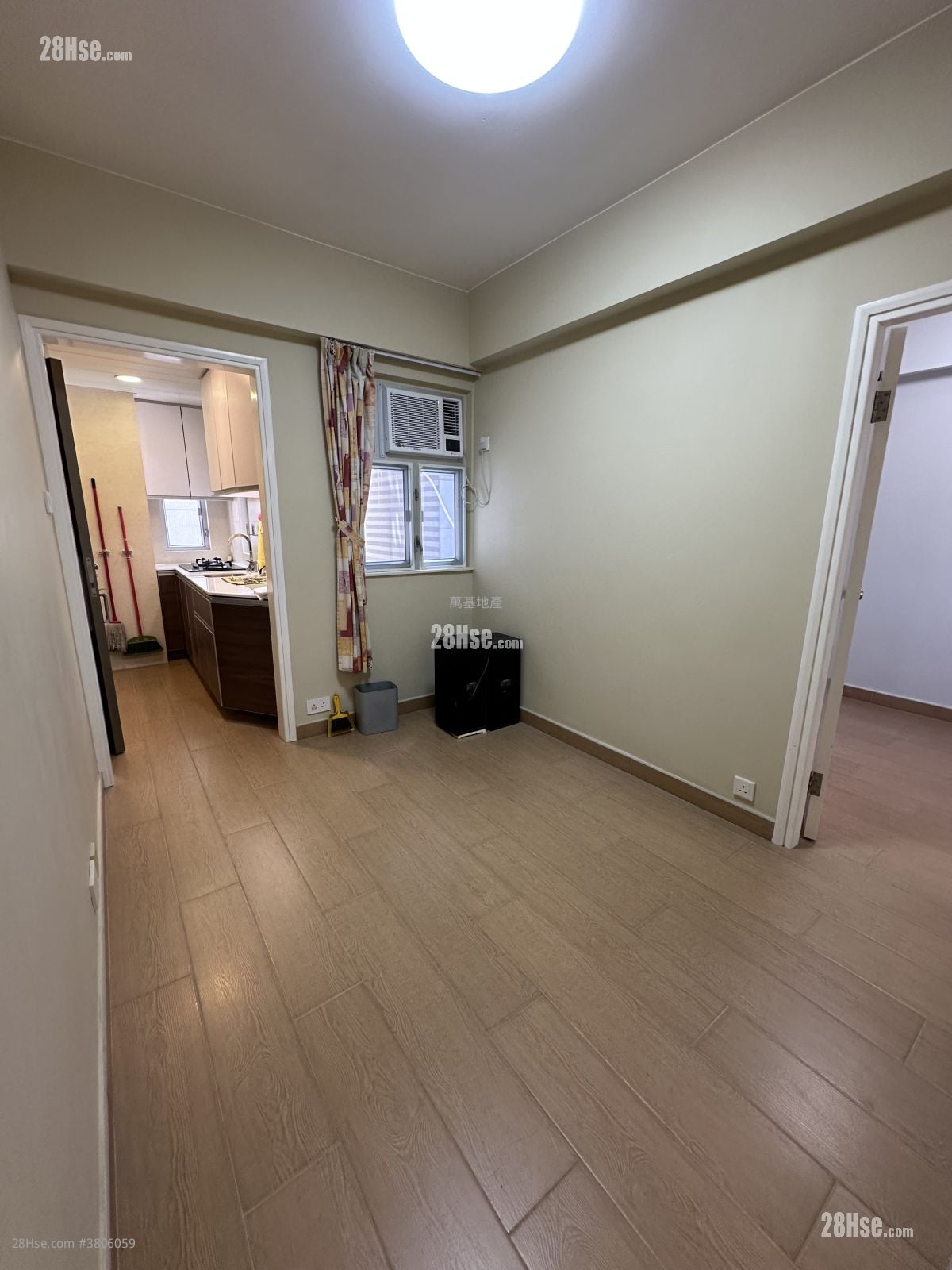 Kam Hing Building Sell 1 Bedroom , 1 Bathroom 326 ft²