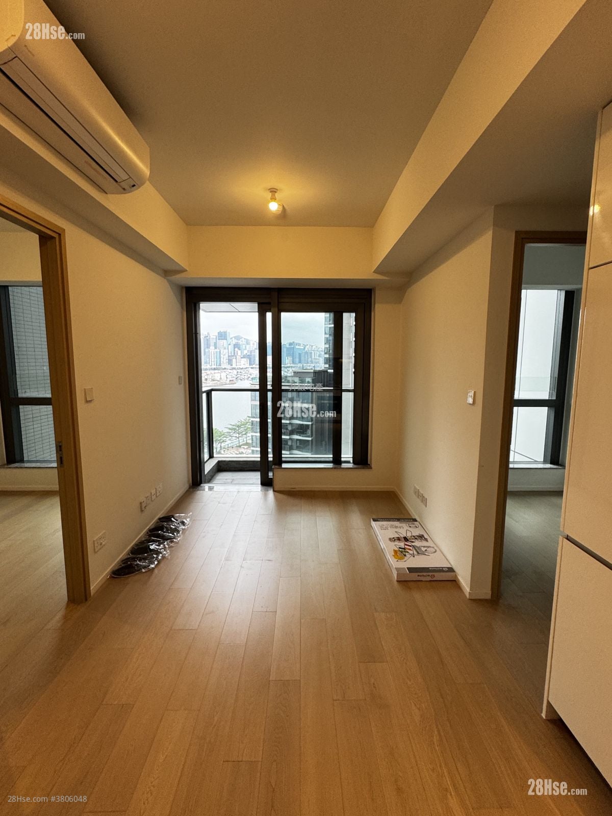 living room: Double Coast Rental 2 Bedrooms , 1 Bathroom 455 ft²