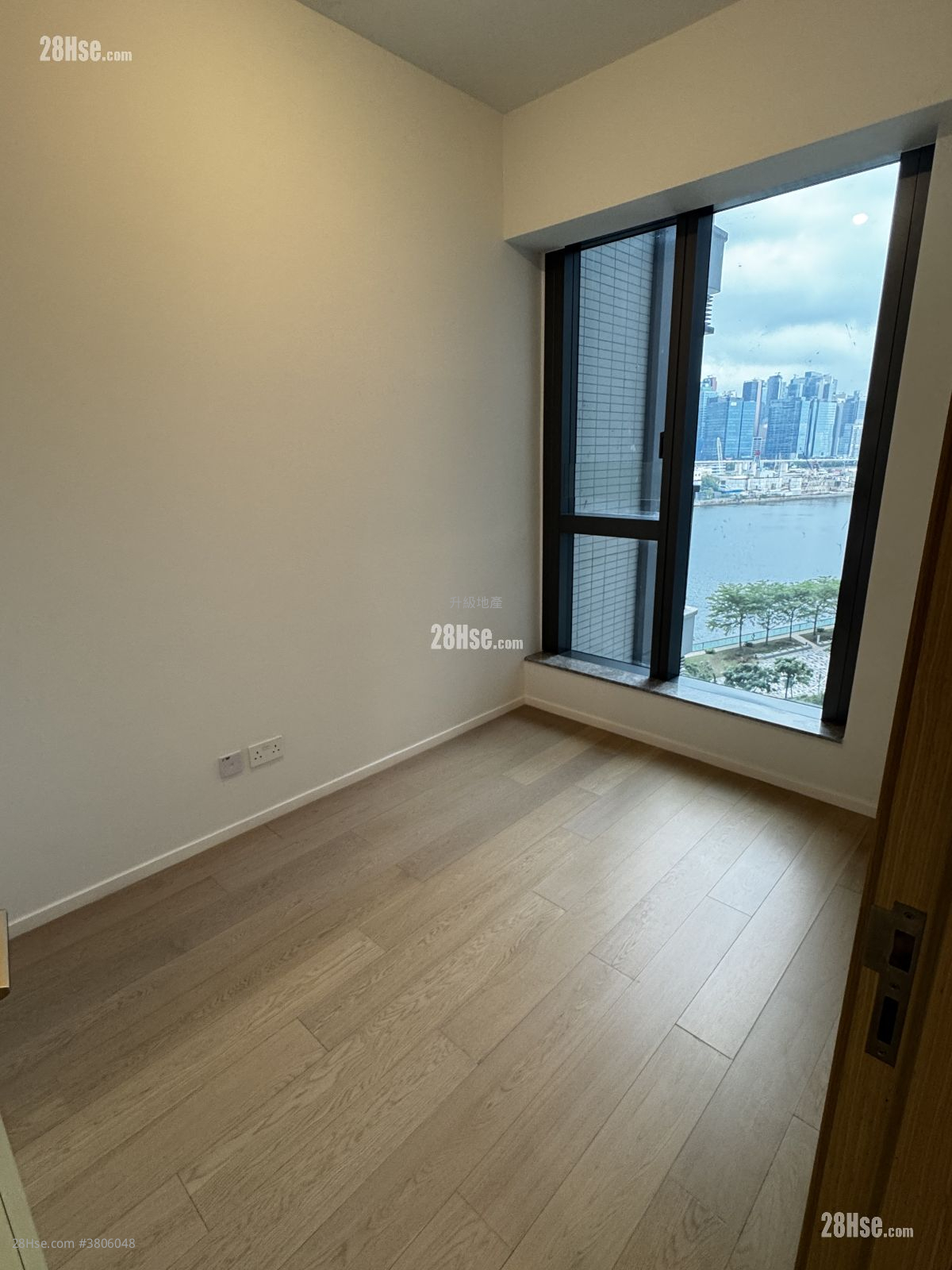 master room: Double Coast Rental 2 Bedrooms , 1 Bathroom 455 ft²