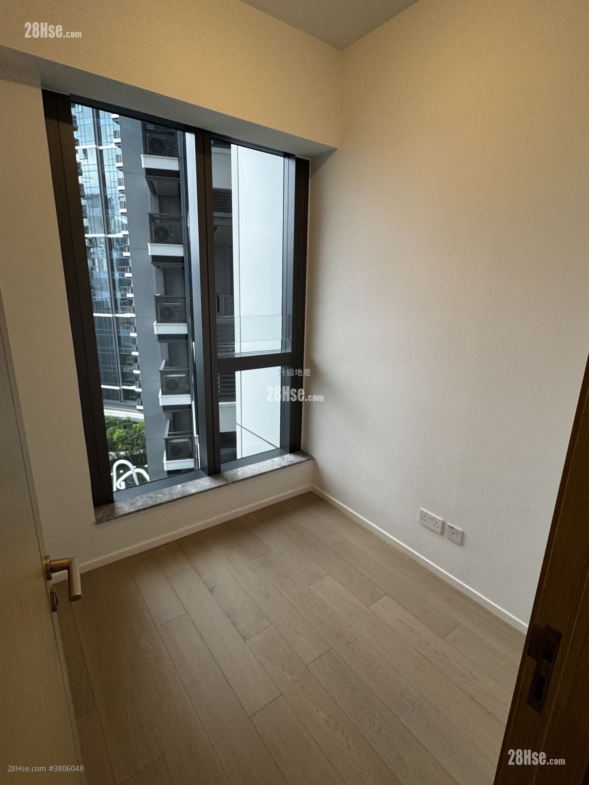 bedroom 1: Double Coast Rental 2 Bedrooms , 1 Bathroom 455 ft²