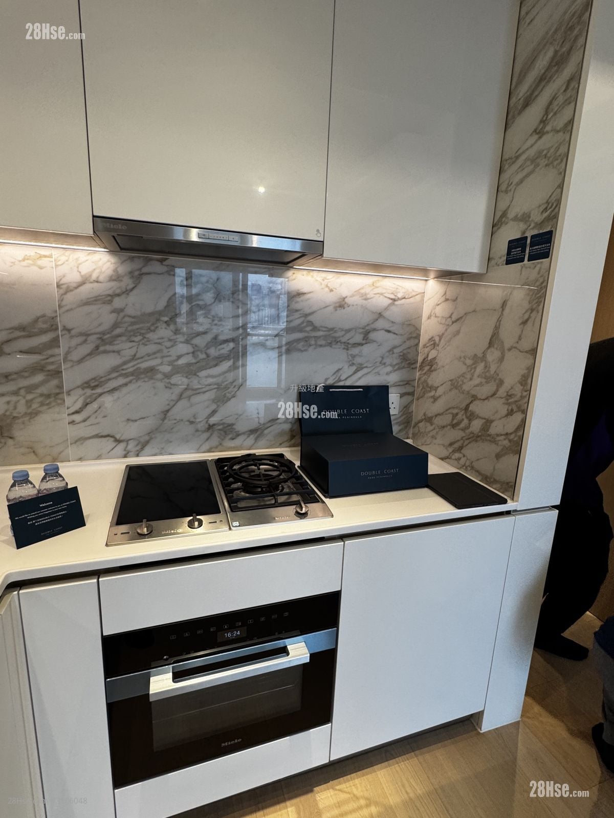 kitchen: Double Coast Rental 2 Bedrooms , 1 Bathroom 455 ft²