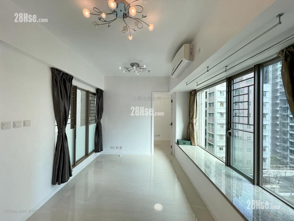 Trinity Towers Sell 1 Bedroom , 1 Bathroom 374 ft²