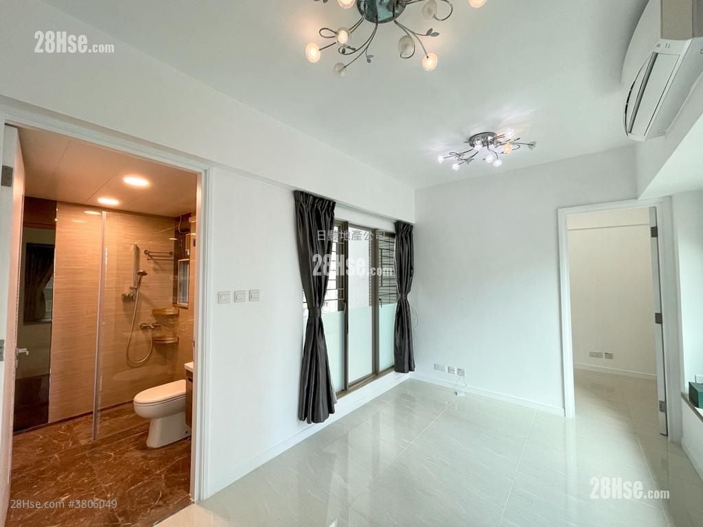 Trinity Towers Sell 1 Bedroom , 1 Bathroom 374 ft²