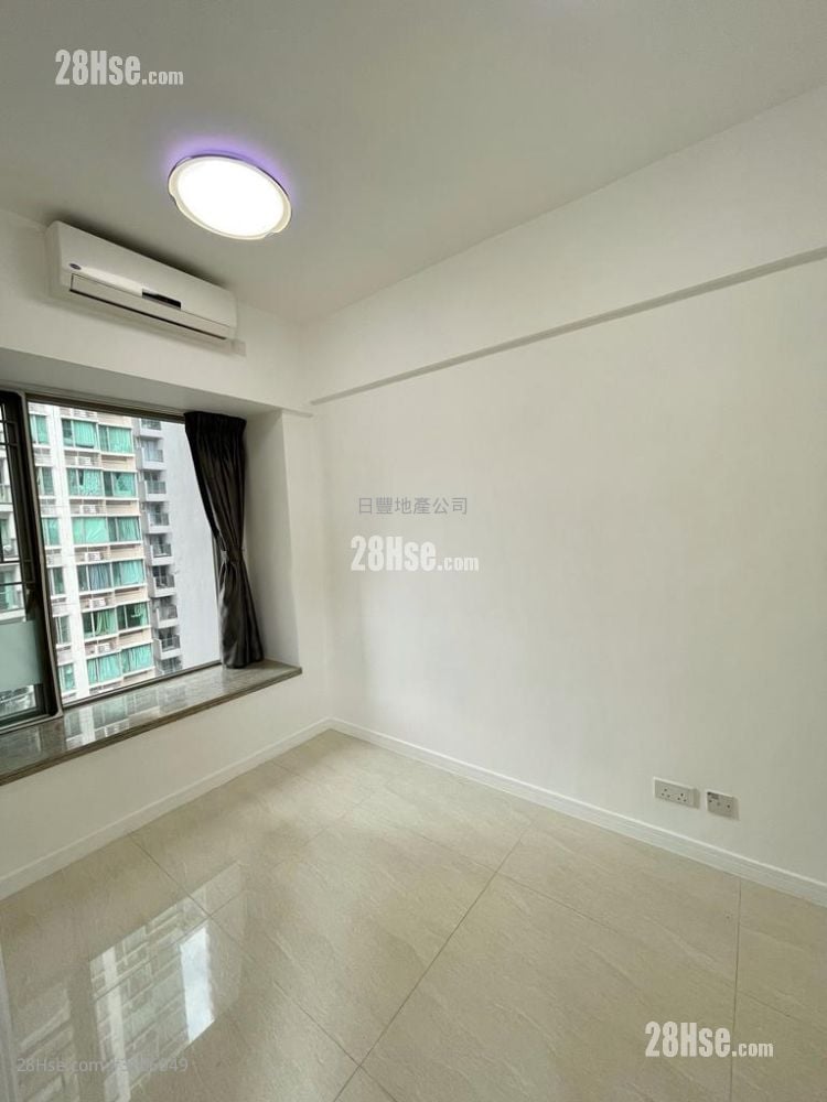 Trinity Towers Sell 1 Bedroom , 1 Bathroom 374 ft²