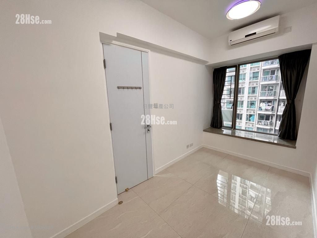 Trinity Towers Sell 1 Bedroom , 1 Bathroom 374 ft²