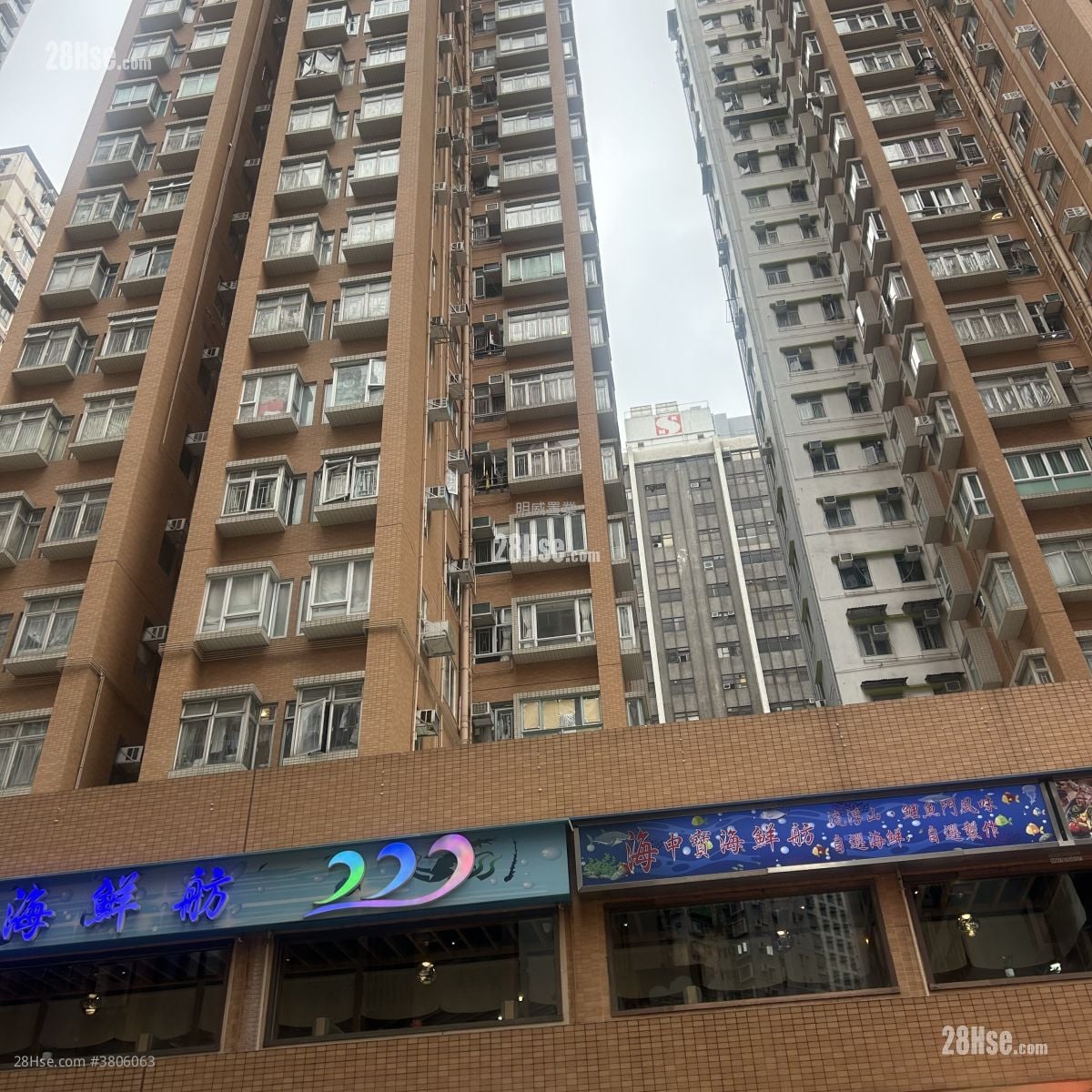 鸿威大厦 租盘 2 房 305 平方尺