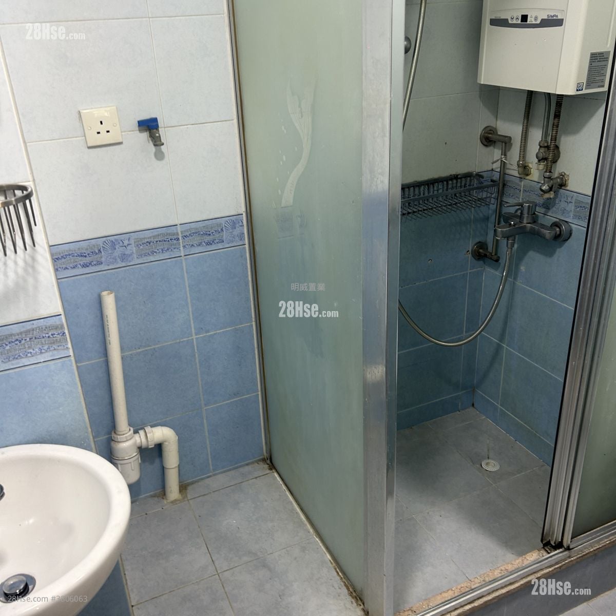 鸿威大厦 租盘 2 房 305 平方尺