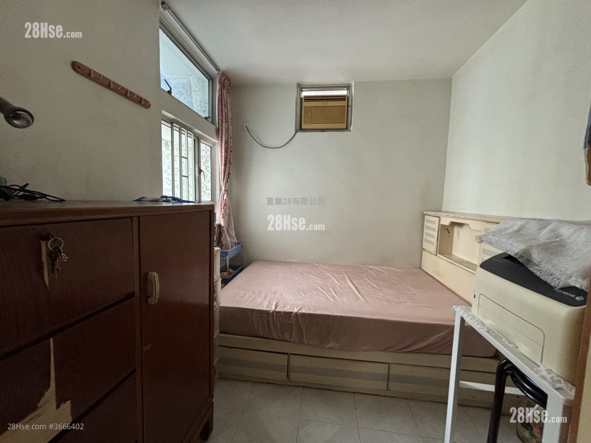 Ying Ming Court Sell 3 Bedrooms , 1 Bathroom 554 ft²