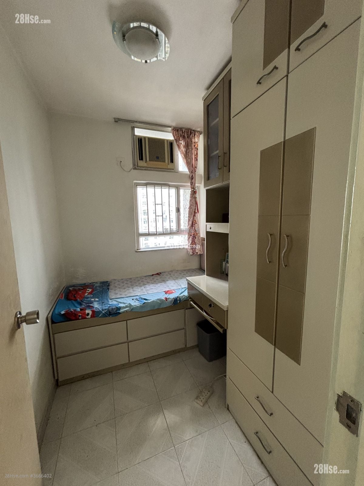 Ying Ming Court Sell 3 Bedrooms , 1 Bathroom 554 ft²