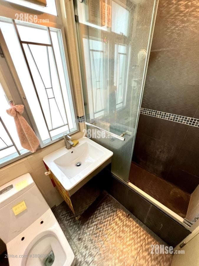 Shun King Building Sell 1 Bedroom , 1 Bathroom 216 ft²